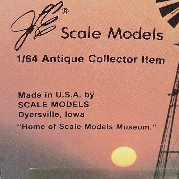 Vintage Scale Models 1/64 Scale diecast tractor on steel red sealed - Picture 2 of 8